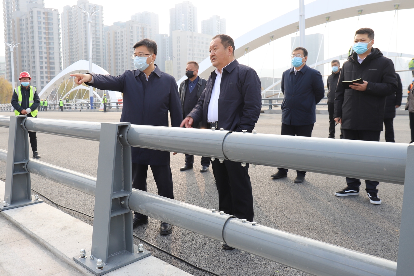 2022.11.21市委書記督導(dǎo)九華山大橋項目1.jpg 2022.11.21市委書記督導(dǎo)九華山大橋項目1.jpg